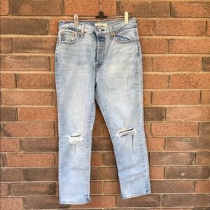 Levi's Light Blue Distressed Denim Wedgies Straight Women/s Size 31 Button fly